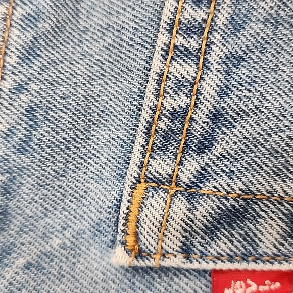 Levi's Classic Blue Denim Shorts - Picture 6 of 9